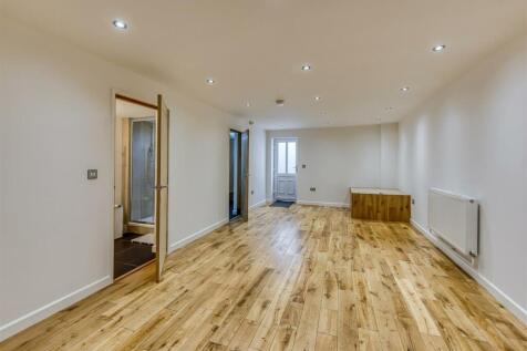 Heathlands-bed5.jpg