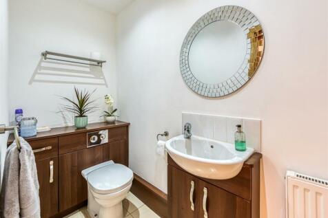 Heathlands-cloakroom1.jpg