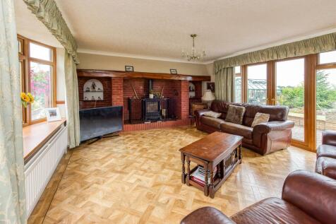 Woodbank Cottage-Lounge A.jpg