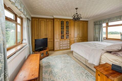 Woodbank Cottage-Bedroom 1 B.jpg