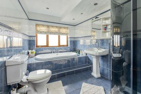 Woodbank Cottage-Bathroom.jpg