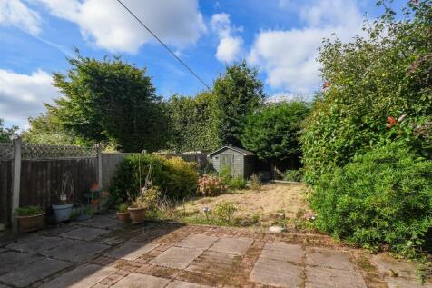 89 Station Road - Garden (2).jpg