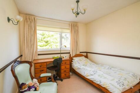2 The Greenway - Bedroom 2.jpg