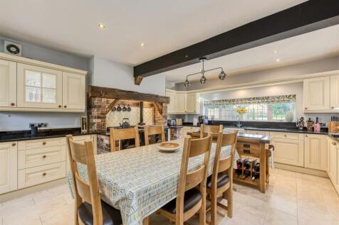 Summer Leys-kitchen1.jpg