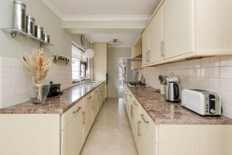 77 Woodland Road-kitchen3.jpg