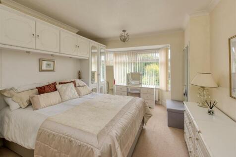 77 Woodland Road-bed1.jpg