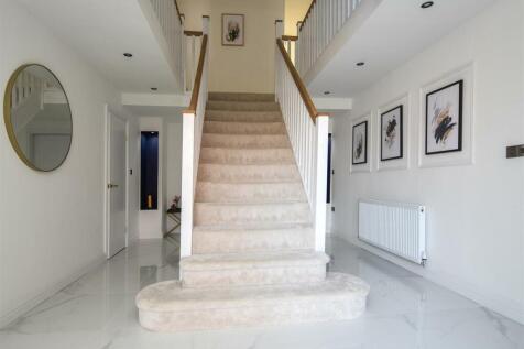 83A Goldthorn Hill-17.jpg