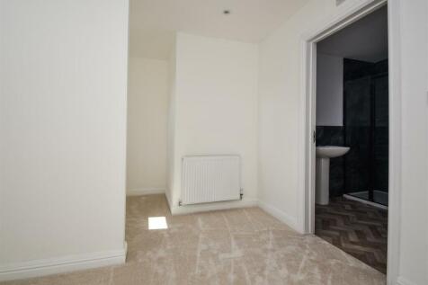 83A Goldthorn Hill-09.jpg