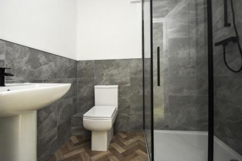 83A Goldthorn Hill-12.jpg