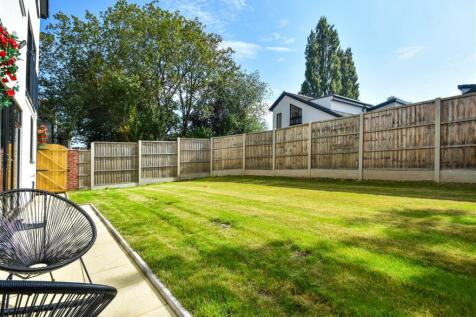 83A Goldthorn Hill-03.jpg