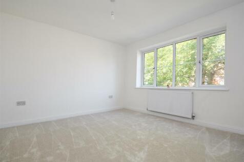 83A Goldthorn Hill-13.jpg