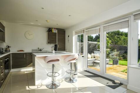 4 The Limes - Dining Area.jpg