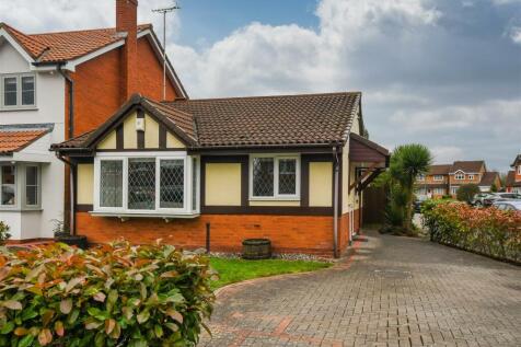 1 Oatlands Way - Front.jpg