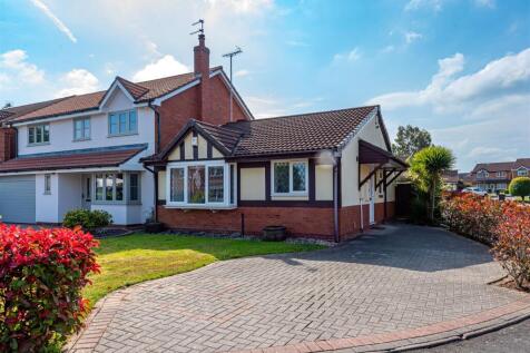 1 Oatlands Way-MAY25-front2.jpg