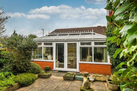 1 Oatlands Way - Rear.jpg