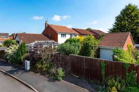 1 Oatlands Way-MAY25-garden4.jpg