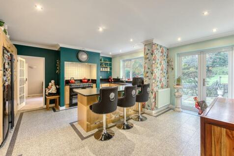 85 Sabrina Road-kitchen3.jpg