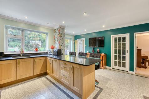 85 Sabrina Road-kitchen1.jpg