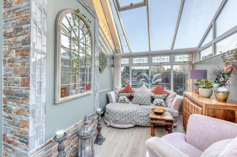 85 Sabrina Road-garden room.jpg