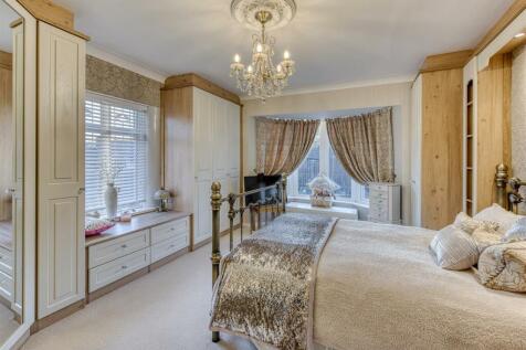 85 Sabrina Road-bed1.jpg