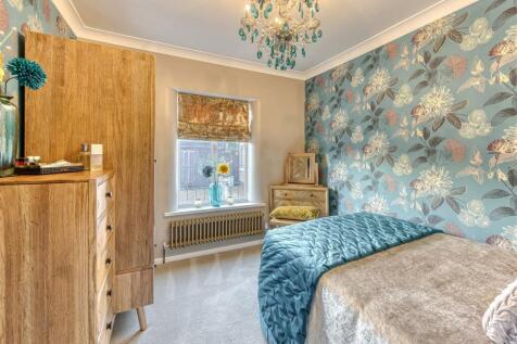 85 Sabrina Road-bed3.jpg