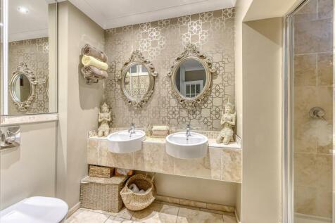 85 Sabrina Road-bathroom2.jpg