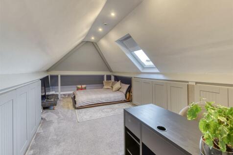 85 Sabrina Road-bed4a.jpg