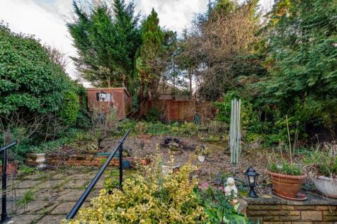 50 Bramstead Avenue-garden JAN24.jpg