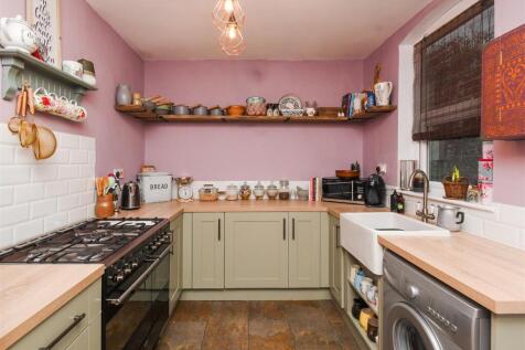40 Westbourne Road - Kitchen.jpg