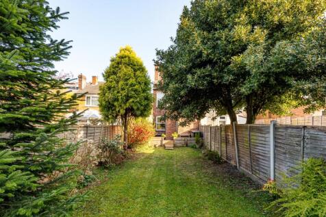 40 Westbourne Road-garden4 APR25.jpg