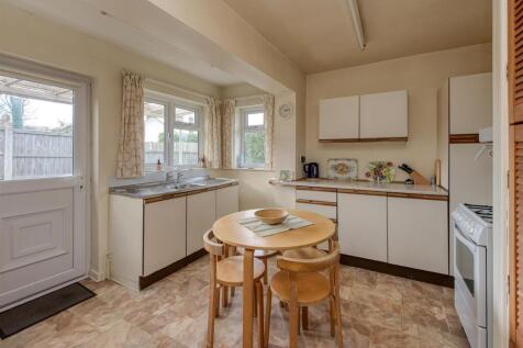 2 Johnsgate-kitchen1.jpg