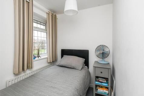 66 Woodcote Road - Bedroom 3.jpg
