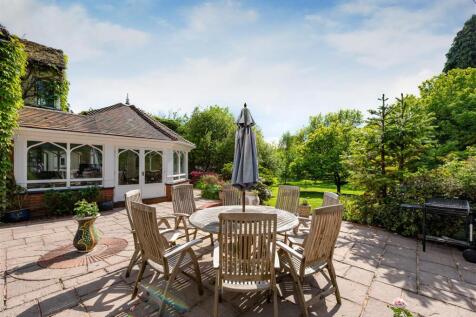 Natsfield House-garden13-MAY25.jpg