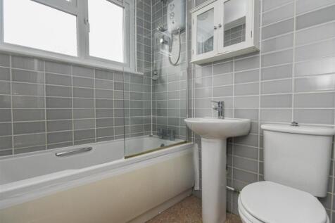 2c Blackburn Avenue - Bathroom.jpg