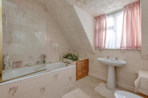 1 Lane Green Road-bathroom.jpg