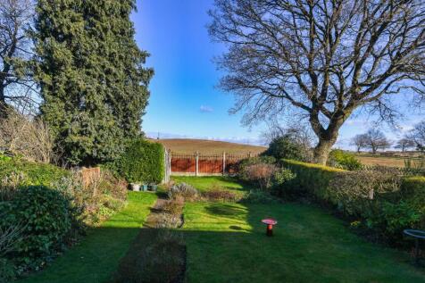 7 Yew Tree Road - Garden (2).jpg