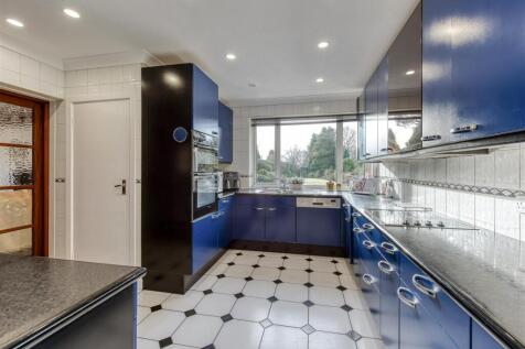 Robinswood-kitchen2.jpg
