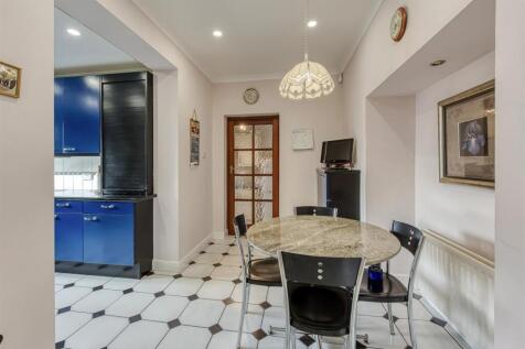 Robinswood-kitchen1.jpg