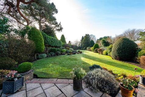 Robinswood-garden3.jpg
