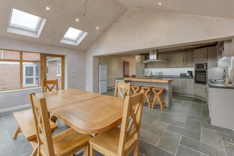 1 Ravensholme-kitchen4.jpg