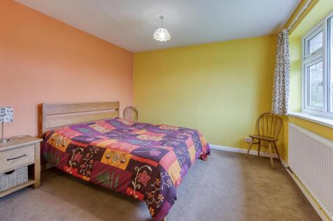 1 Ravensholme-bed1b.jpg