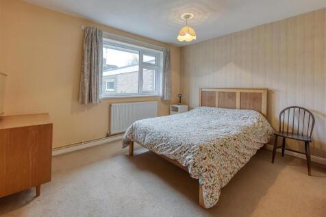 1 Ravensholme-bed2.jpg
