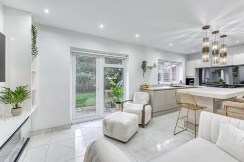 27 Mount Road-FEB25-kitchen1.jpg