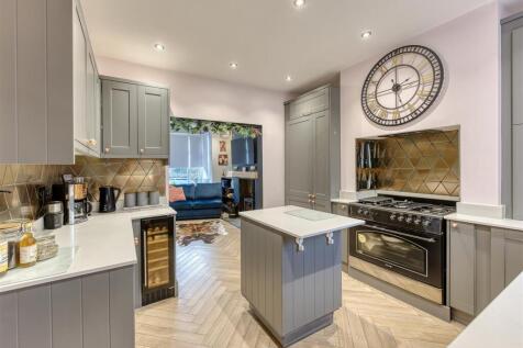 75 Wood Road-kitchen3.jpg