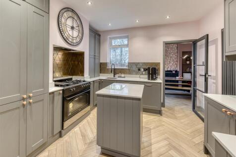 75 Wood Road-kitchen2.jpg