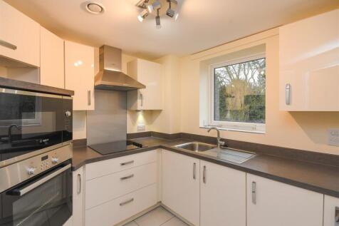 54 Thorneycroft - Kitchen.jpg