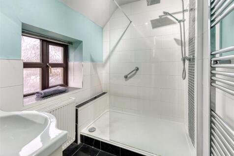 Hammerton House-shower room.jpg