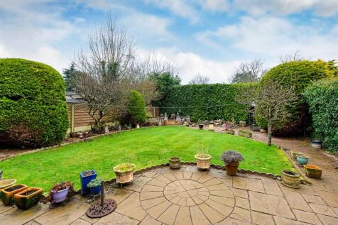 3 Cranmere Court-garden.jpg