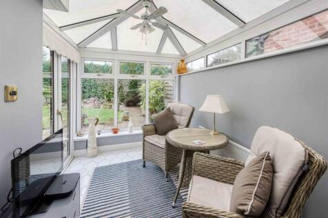 3 Cranmere Court-conservatory.jpg