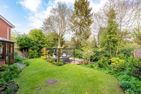 3 Church Meadow-APR25-garden1.jpg